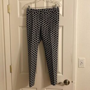 White House Black Market Pants Size 0 Excellent condition  black & white